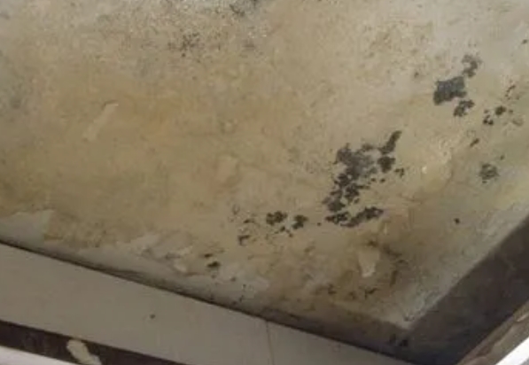 如皋阳台漏水维修公司分享下如皋卫生间渗水维修需要注意哪些问题。